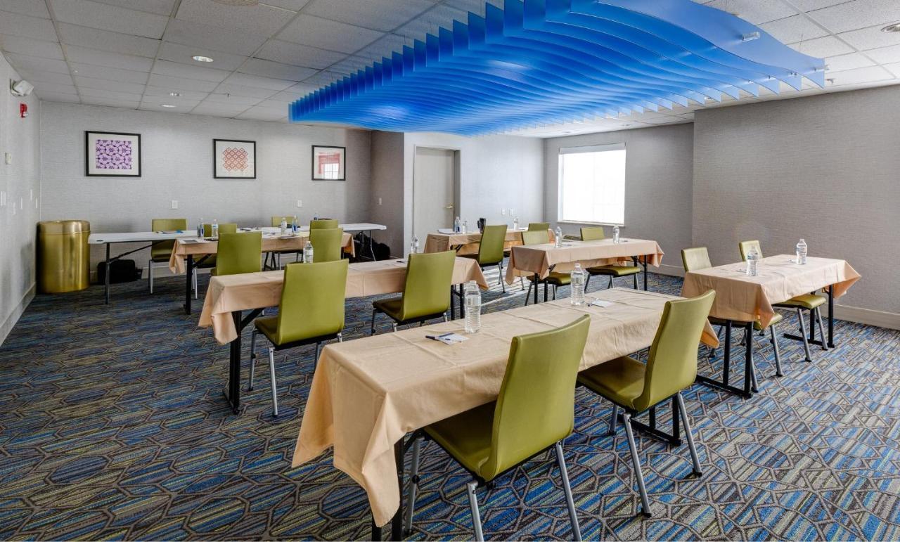 Holiday Inn Express & Suites Ashtabula-Geneva By Ihg Austinburg Esterno foto