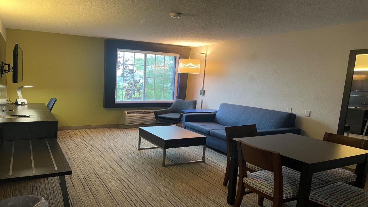 Holiday Inn Express & Suites Ashtabula-Geneva By Ihg Austinburg Esterno foto